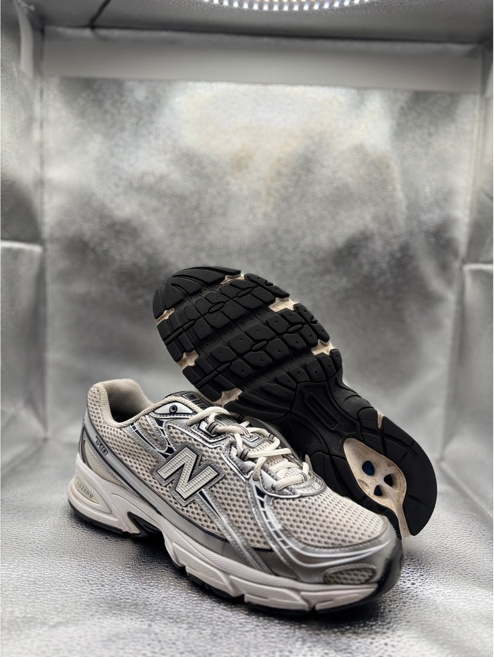 New balance 740 metallic white